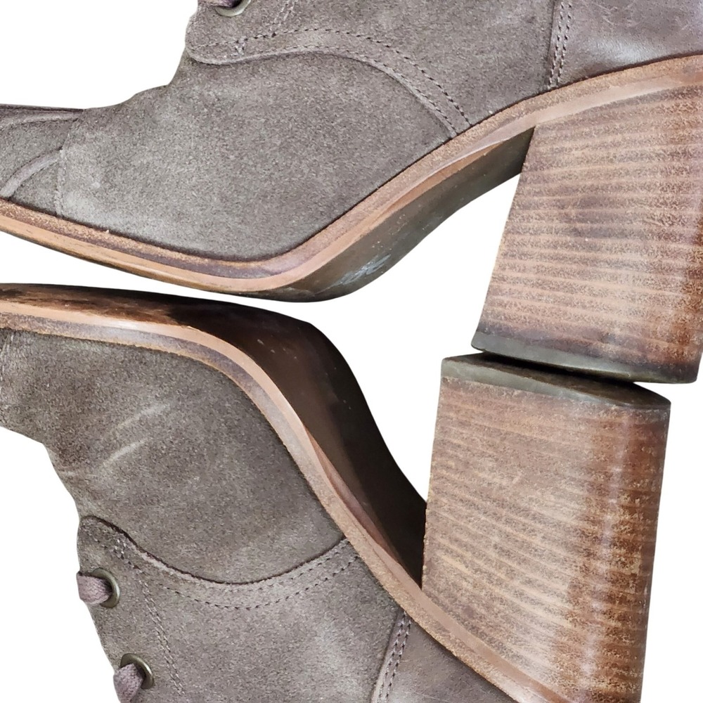 UGG taupe sueded leather heeled lace up boots 7.5 Cabincore - Picture 5 of 9